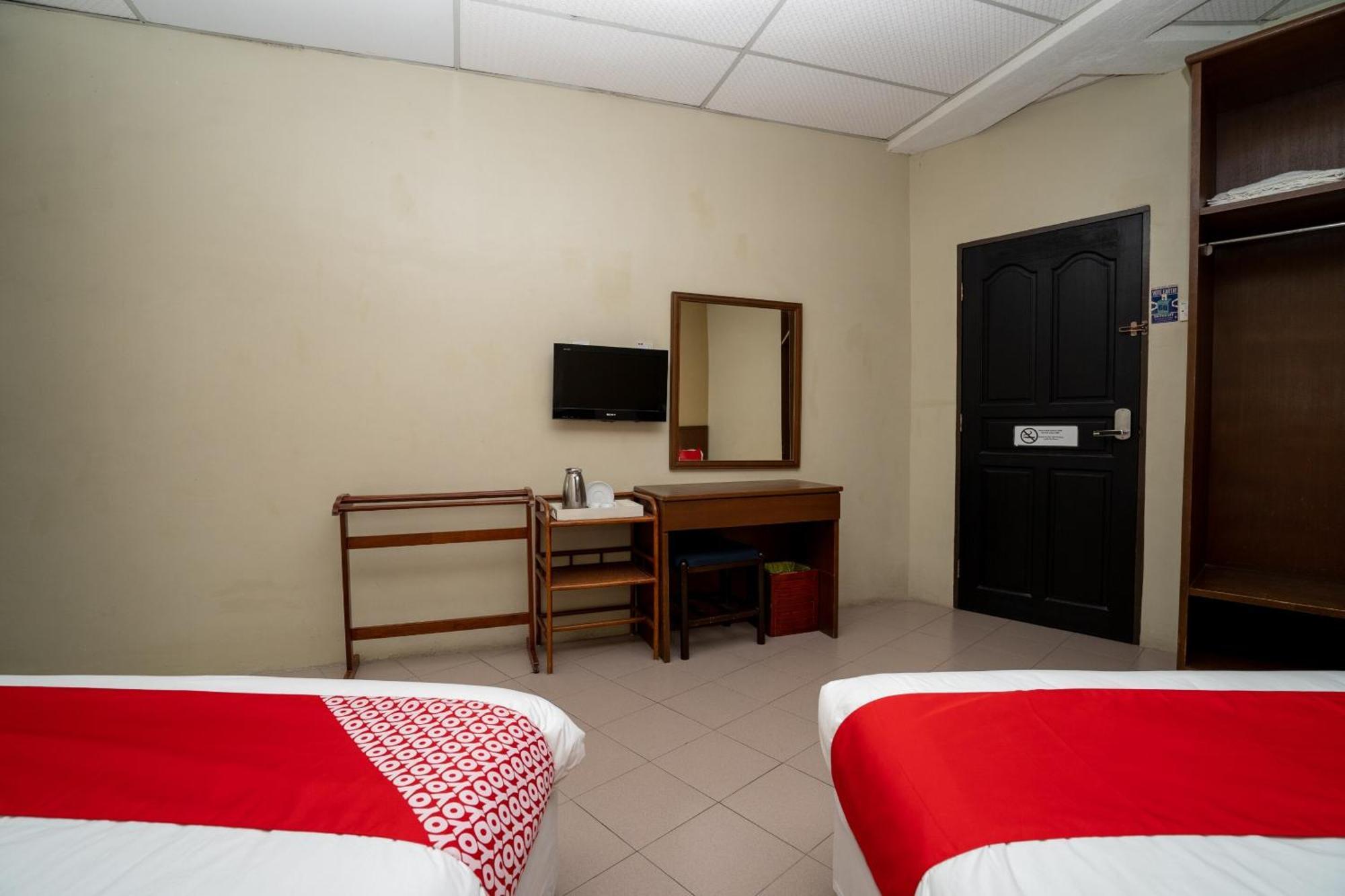 OYO 1194 Best Stay Hotel Pangkor Kampong Pasir Bogak Exterior foto