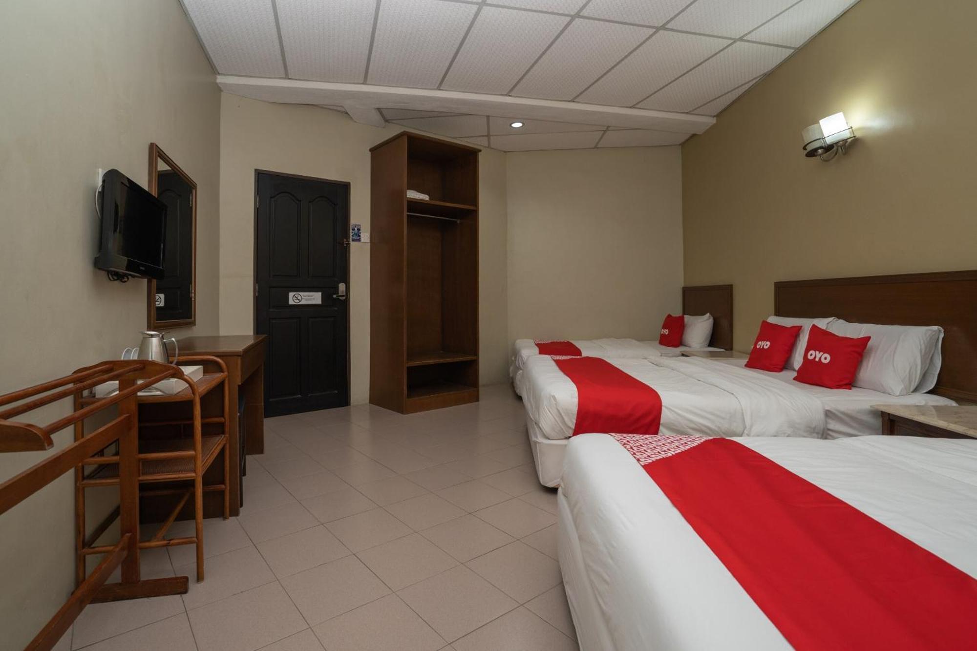 OYO 1194 Best Stay Hotel Pangkor Kampong Pasir Bogak Exterior foto