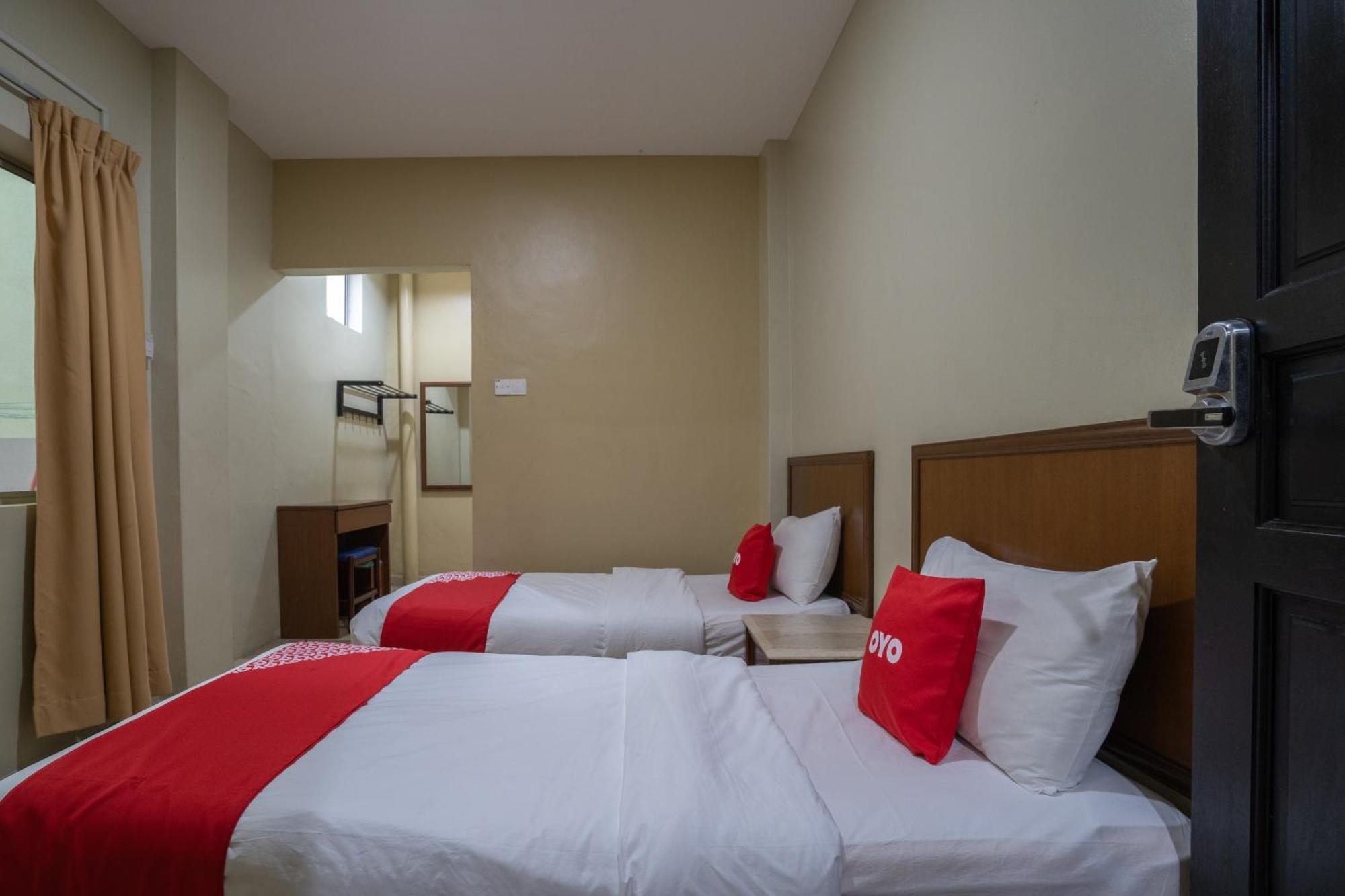 OYO 1194 Best Stay Hotel Pangkor Kampong Pasir Bogak Exterior foto