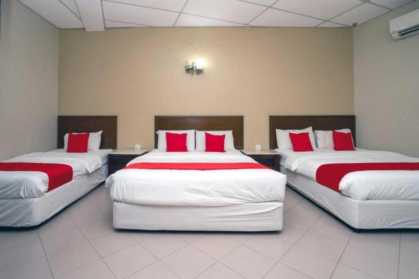 OYO 1194 Best Stay Hotel Pangkor Kampong Pasir Bogak Exterior foto