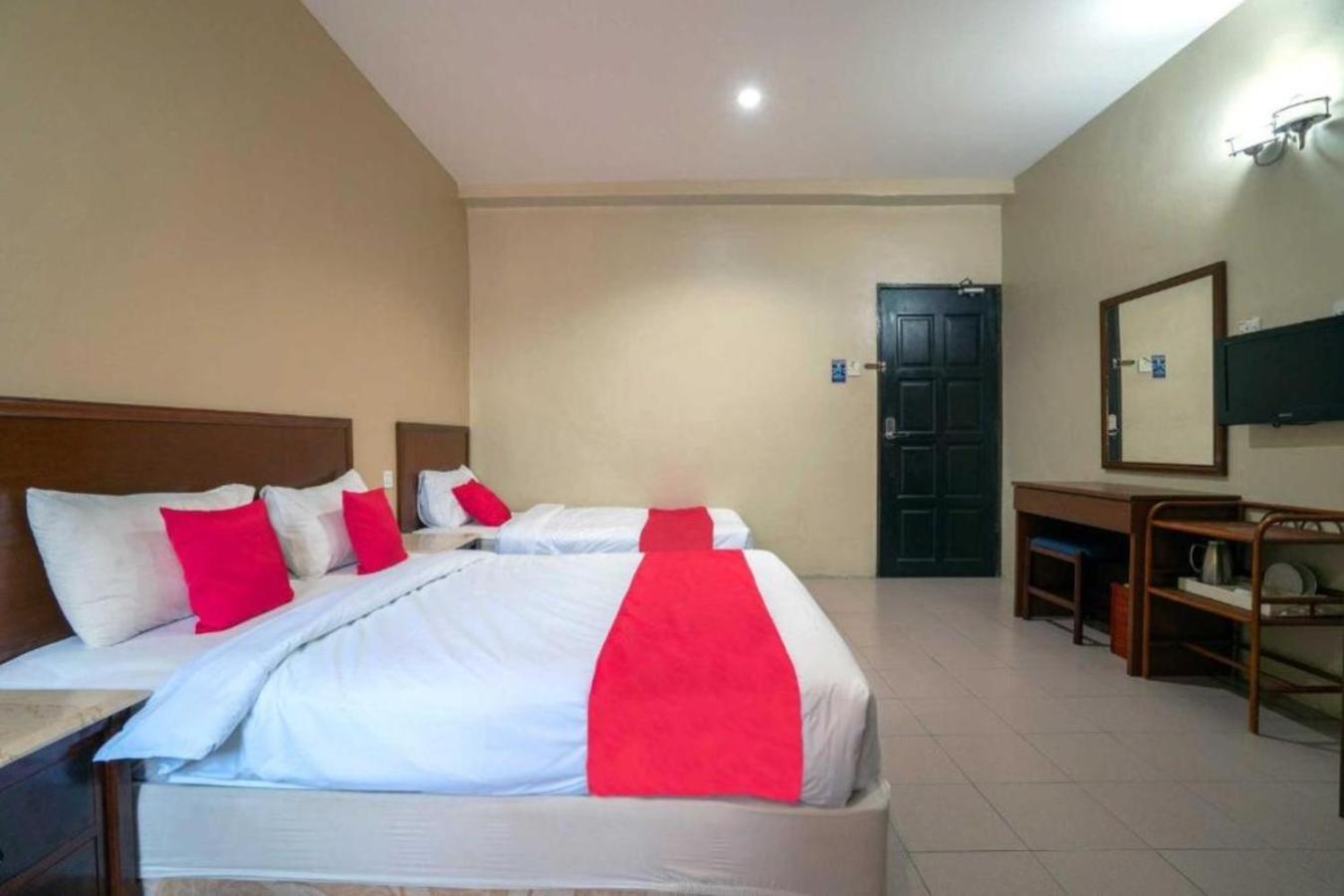 OYO 1194 Best Stay Hotel Pangkor Kampong Pasir Bogak Exterior foto