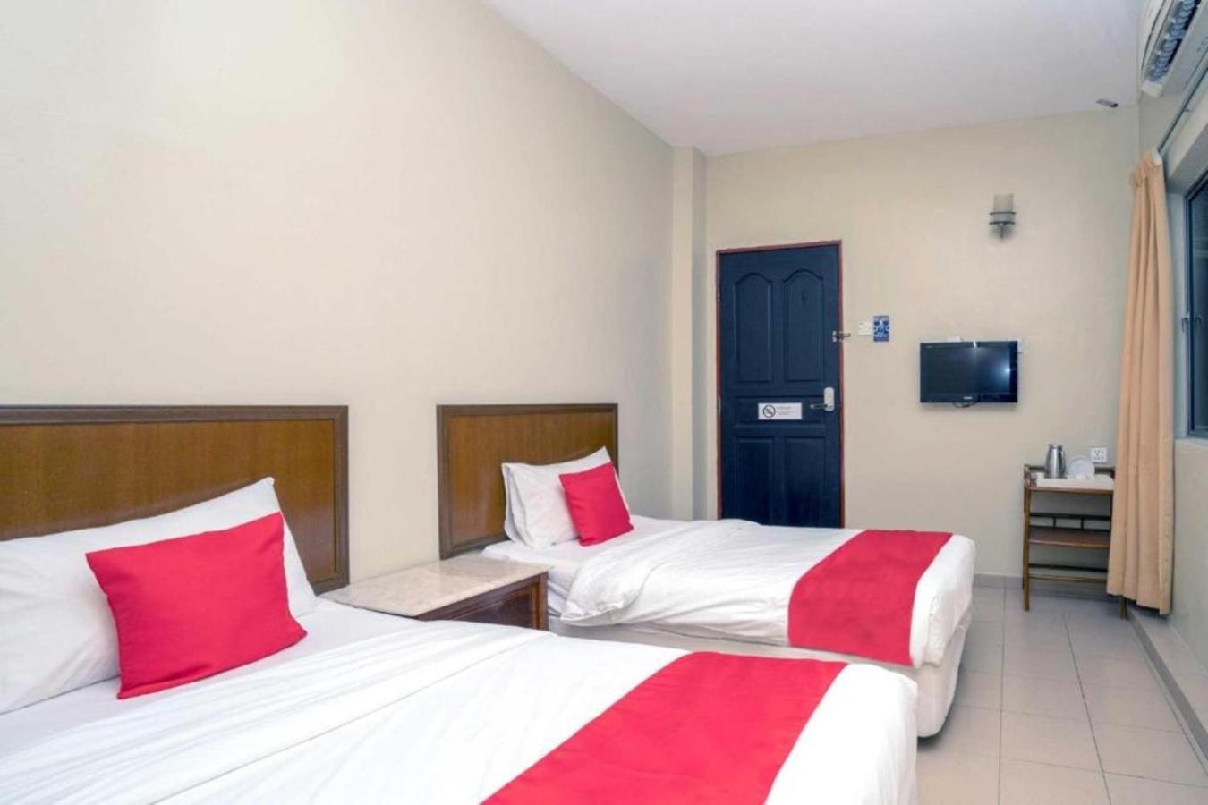 OYO 1194 Best Stay Hotel Pangkor Kampong Pasir Bogak Exterior foto